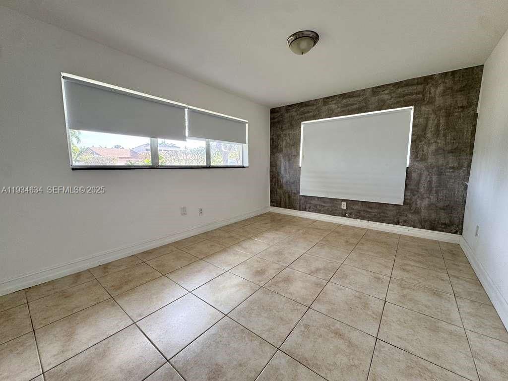 19410 NE 19th Ave, Miami, FL 33179 Photo