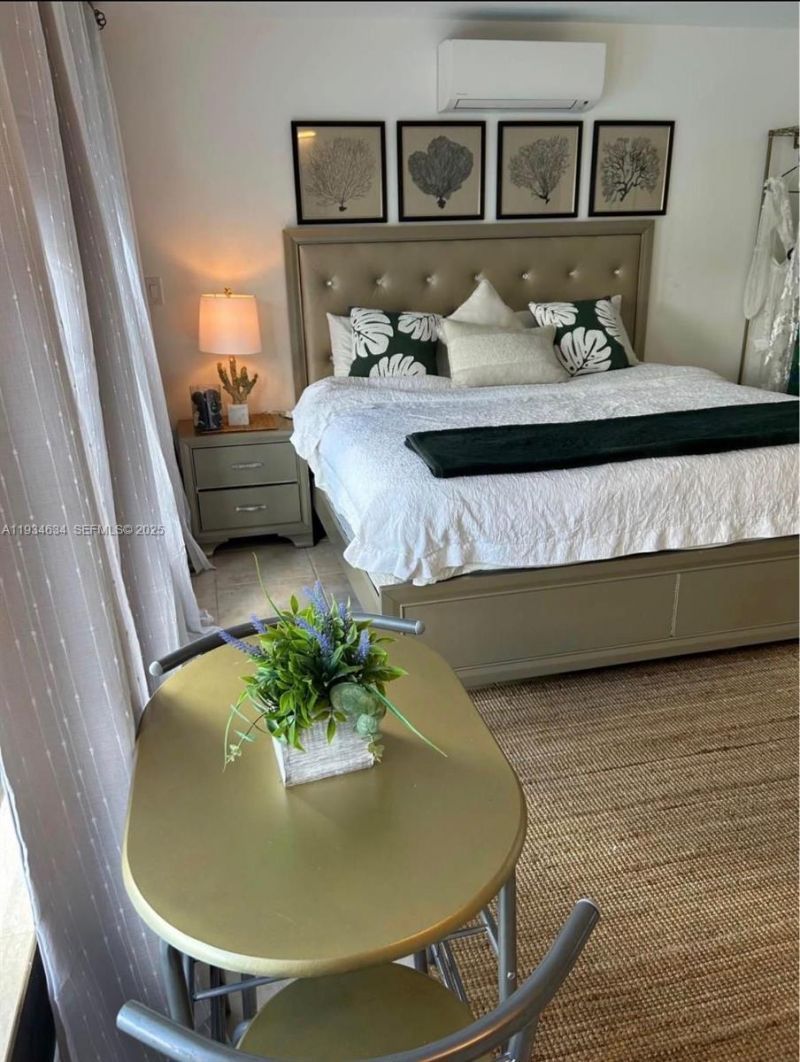 19410 NE 19th Ave, Miami, FL 33179 Photo