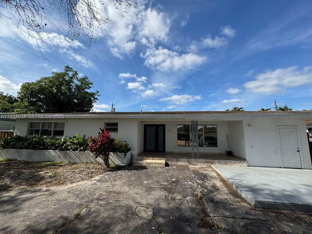 19410 NE 19th Ave, Miami, FL 33179 Photo
