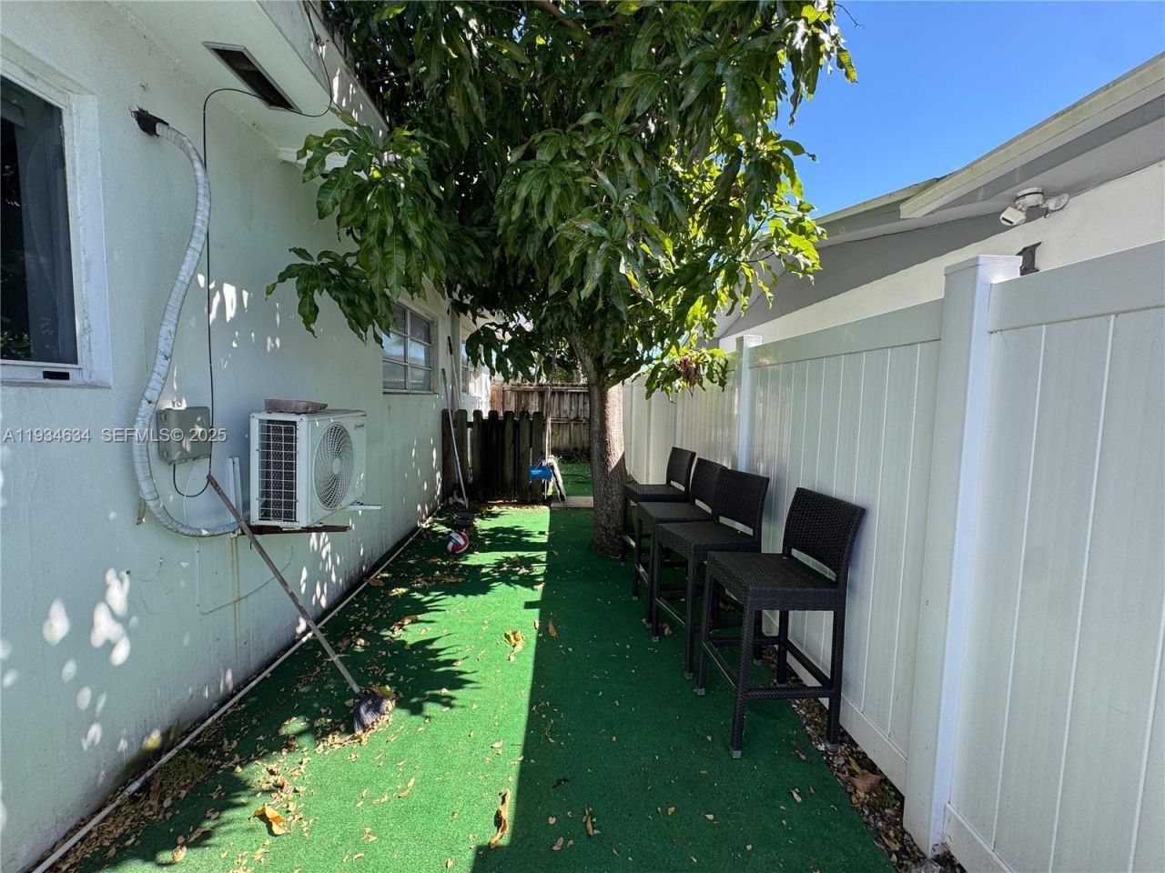 19410 NE 19th Ave, Miami, FL 33179 Photo