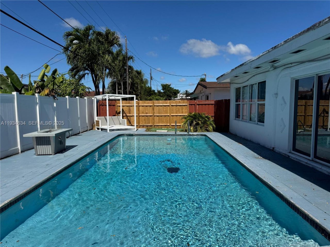 19410 NE 19th Ave, Miami, FL 33179 Photo