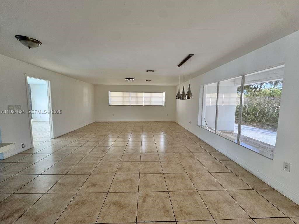 19410 NE 19th Ave, Miami, FL 33179 Photo