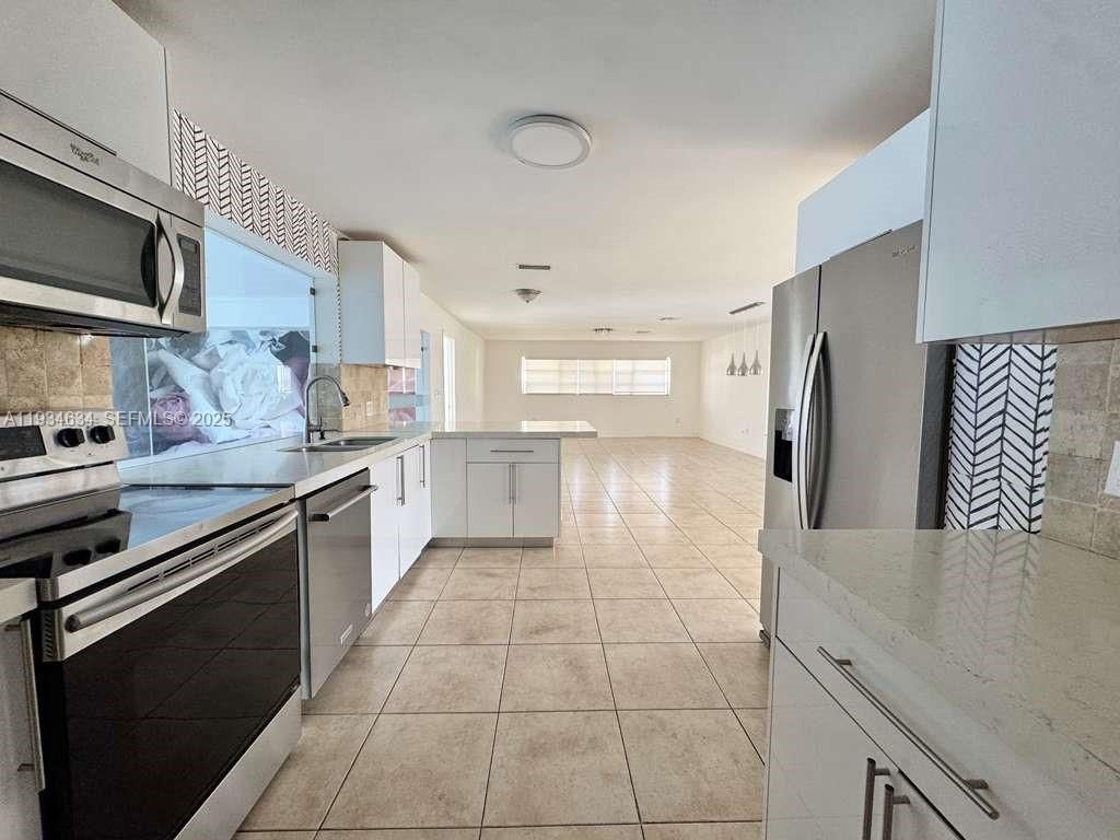 19410 NE 19th Ave, Miami, FL 33179 Photo