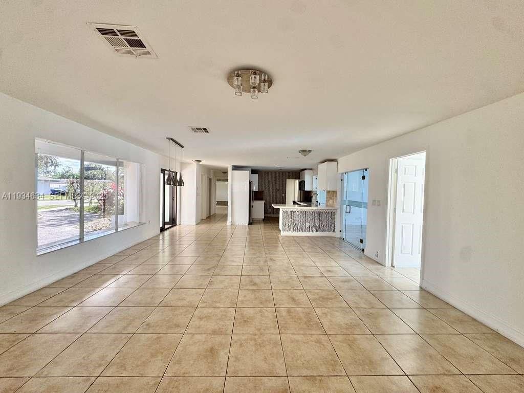 19410 NE 19th Ave, Miami, FL 33179 Photo