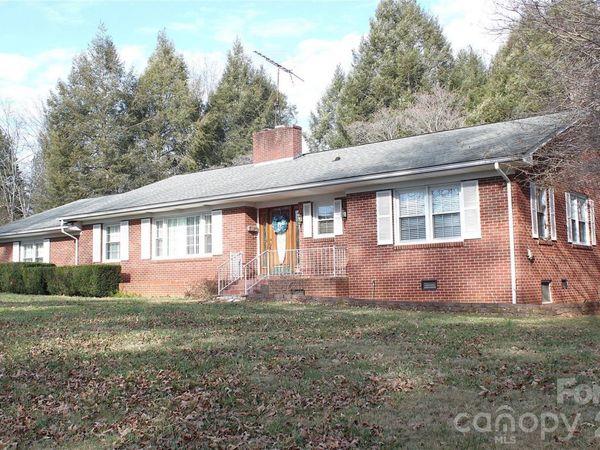 105 Woodlawn Drive, Morganton, NC 28655