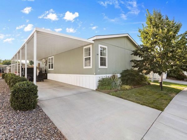 10 E South Stage Road, Unit SPC 305, Medford, OR 97501