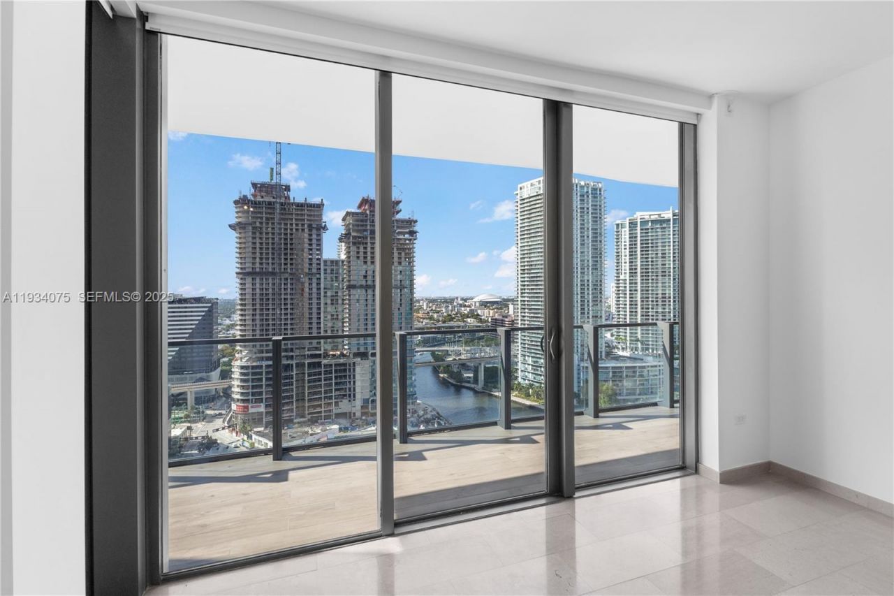 68 SE 6th St, Unit 2006, Miami, FL 33131 Photo