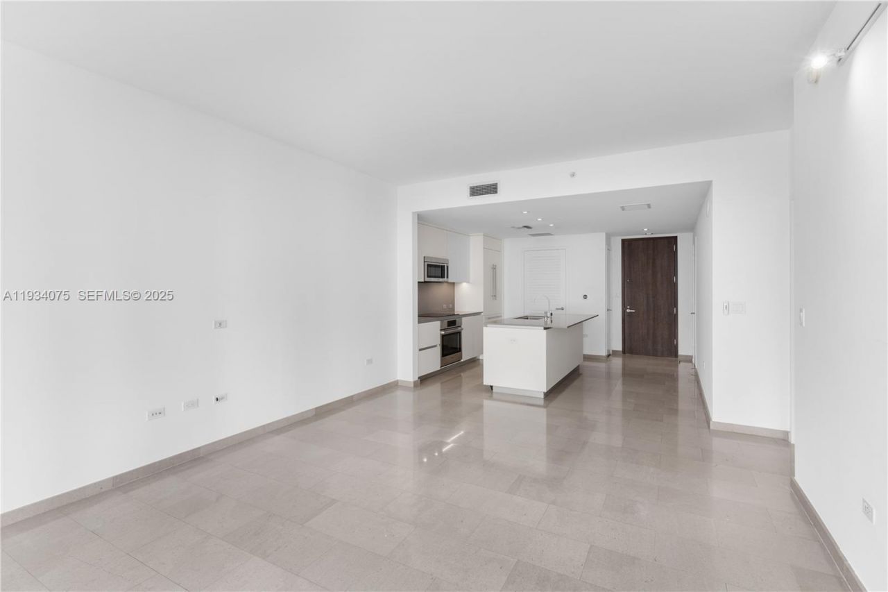 68 SE 6th St, Unit 2006, Miami, FL 33131 Photo