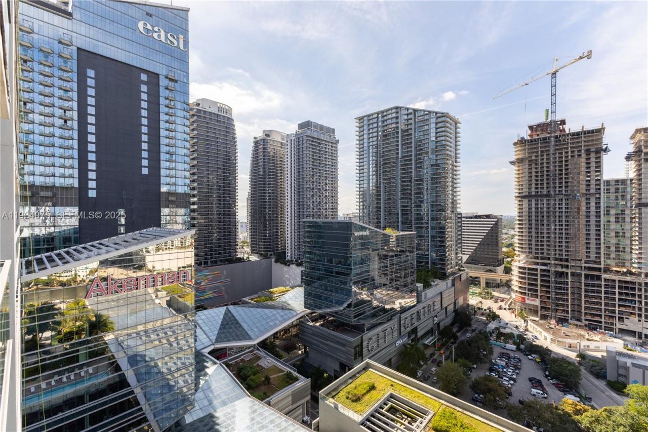 68 SE 6th St, Unit 2006, Miami, FL 33131 Photo