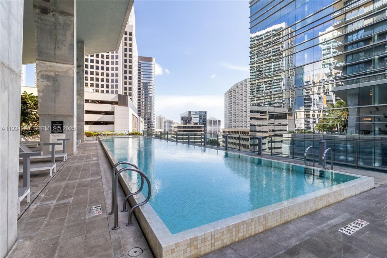 68 SE 6th St, Unit 2006, Miami, FL 33131 Photo