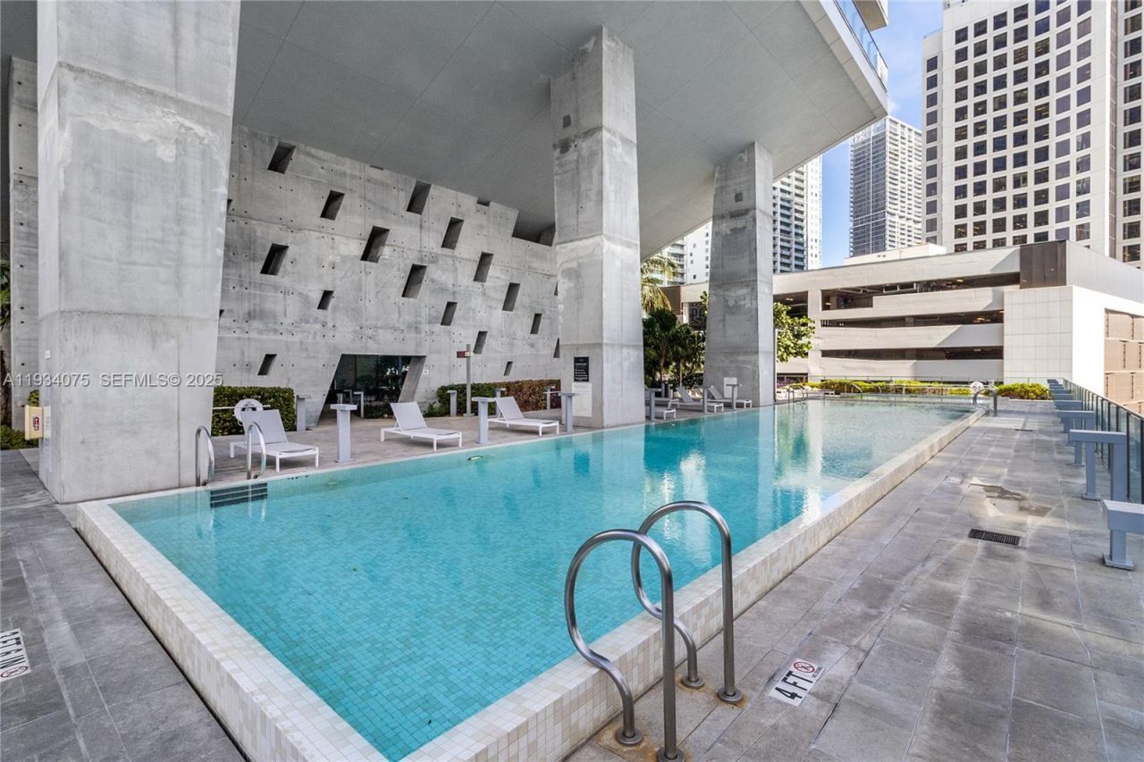 68 SE 6th St, Unit 2006, Miami, FL 33131 Photo