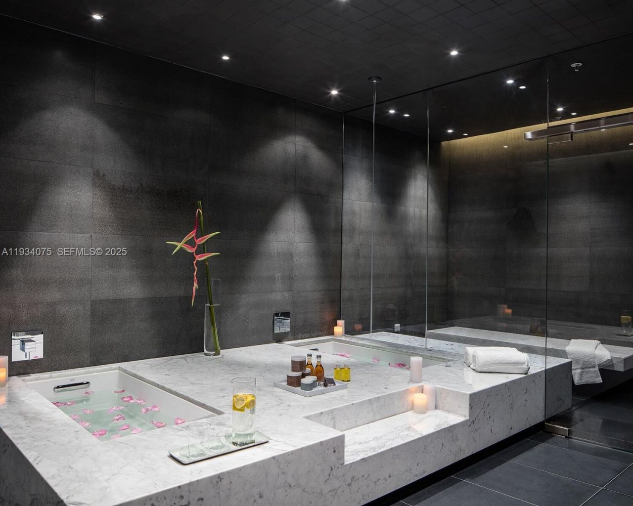 68 SE 6th St, Unit 2006, Miami, FL 33131 Photo