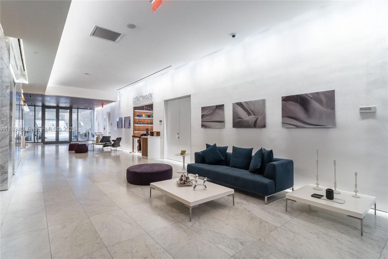 68 SE 6th St, Unit 2006, Miami, FL 33131 Photo