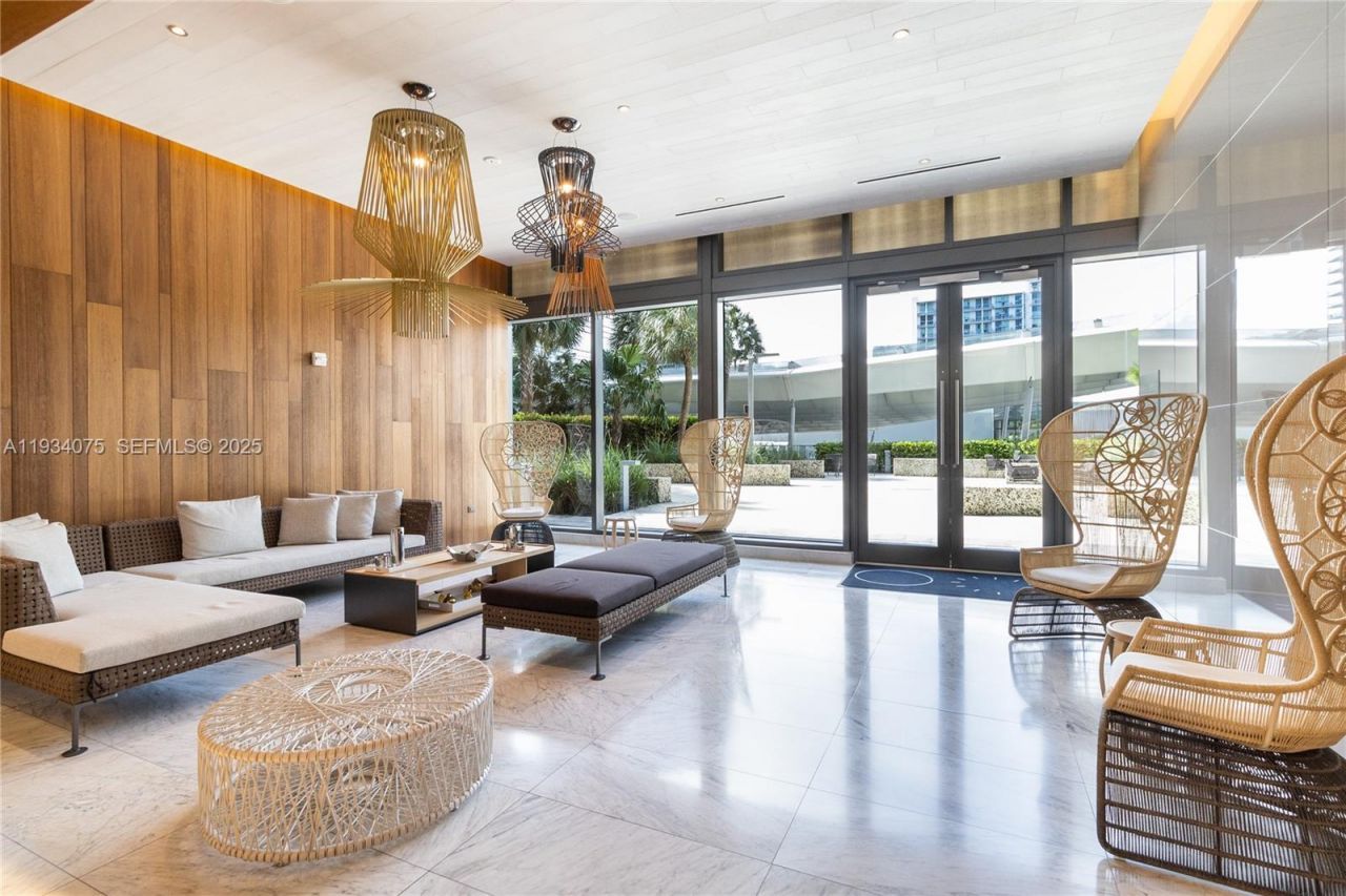 68 SE 6th St, Unit 2006, Miami, FL 33131 Photo