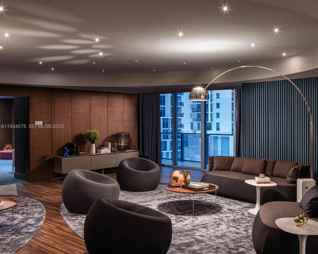 68 SE 6th St, Unit 2006, Miami, FL 33131 Photo