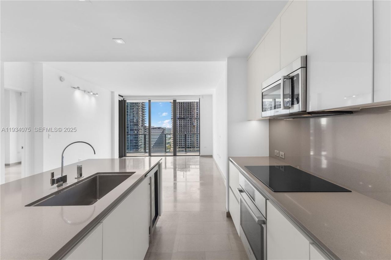 68 SE 6th St, Unit 2006, Miami, FL 33131 Photo