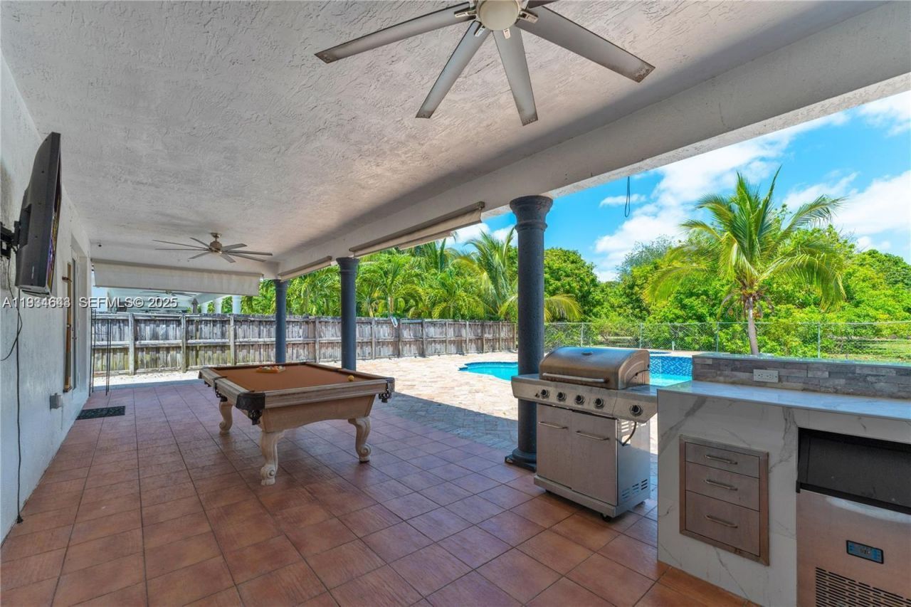 15519 SW 182nd Ln, Miami, FL 33187 Photo