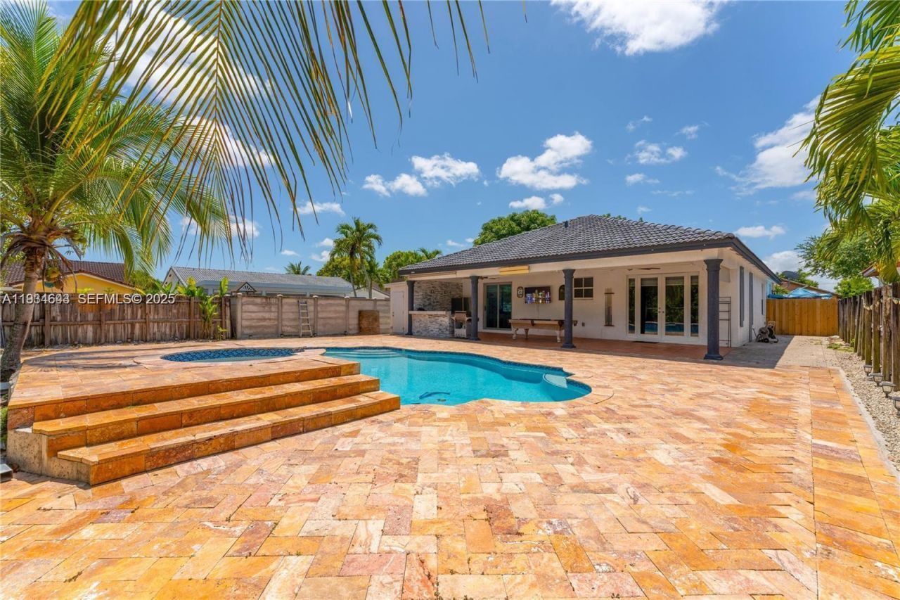 15519 SW 182nd Ln, Miami, FL 33187 Photo