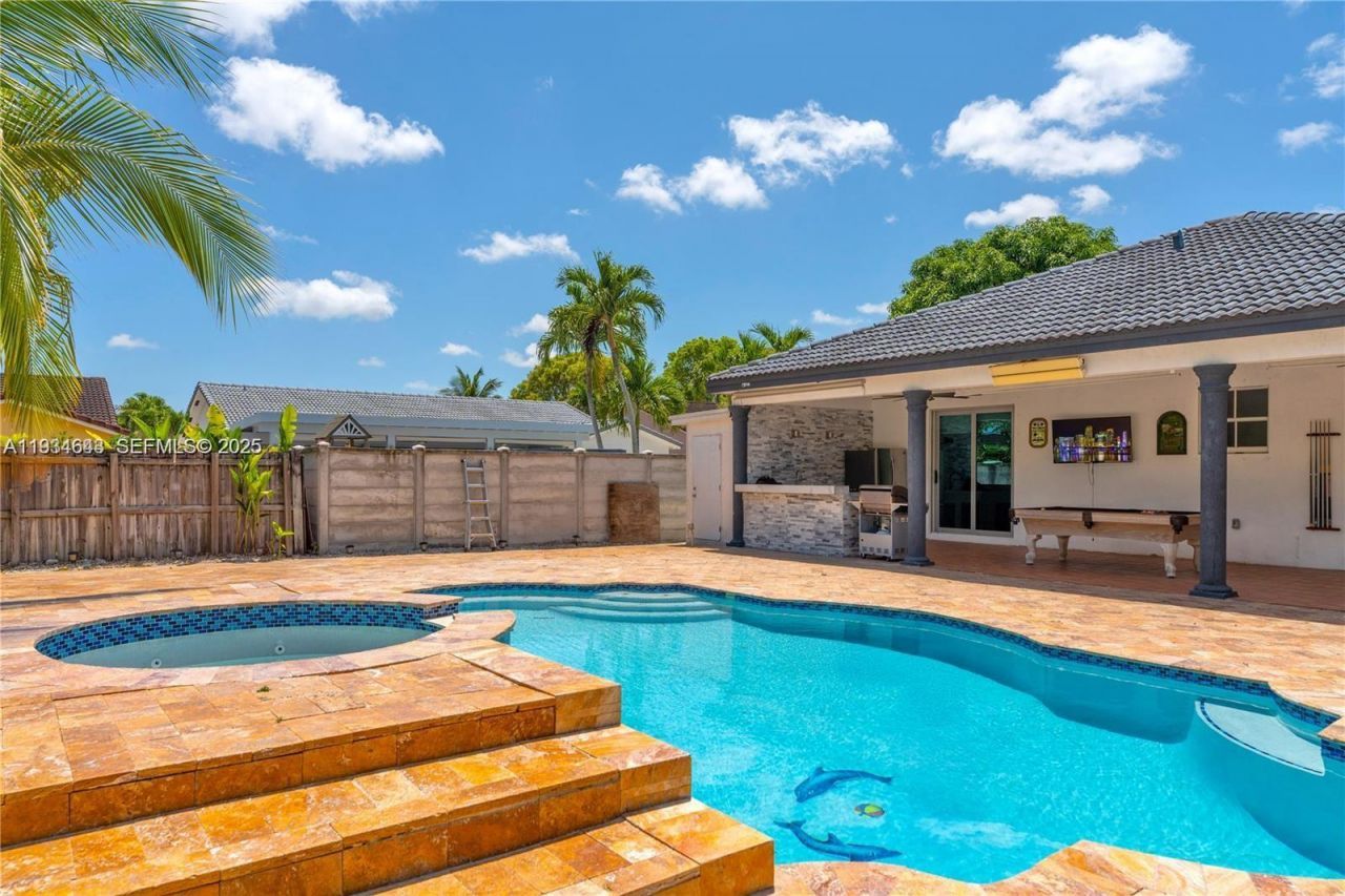 15519 SW 182nd Ln, Miami, FL 33187 Photo