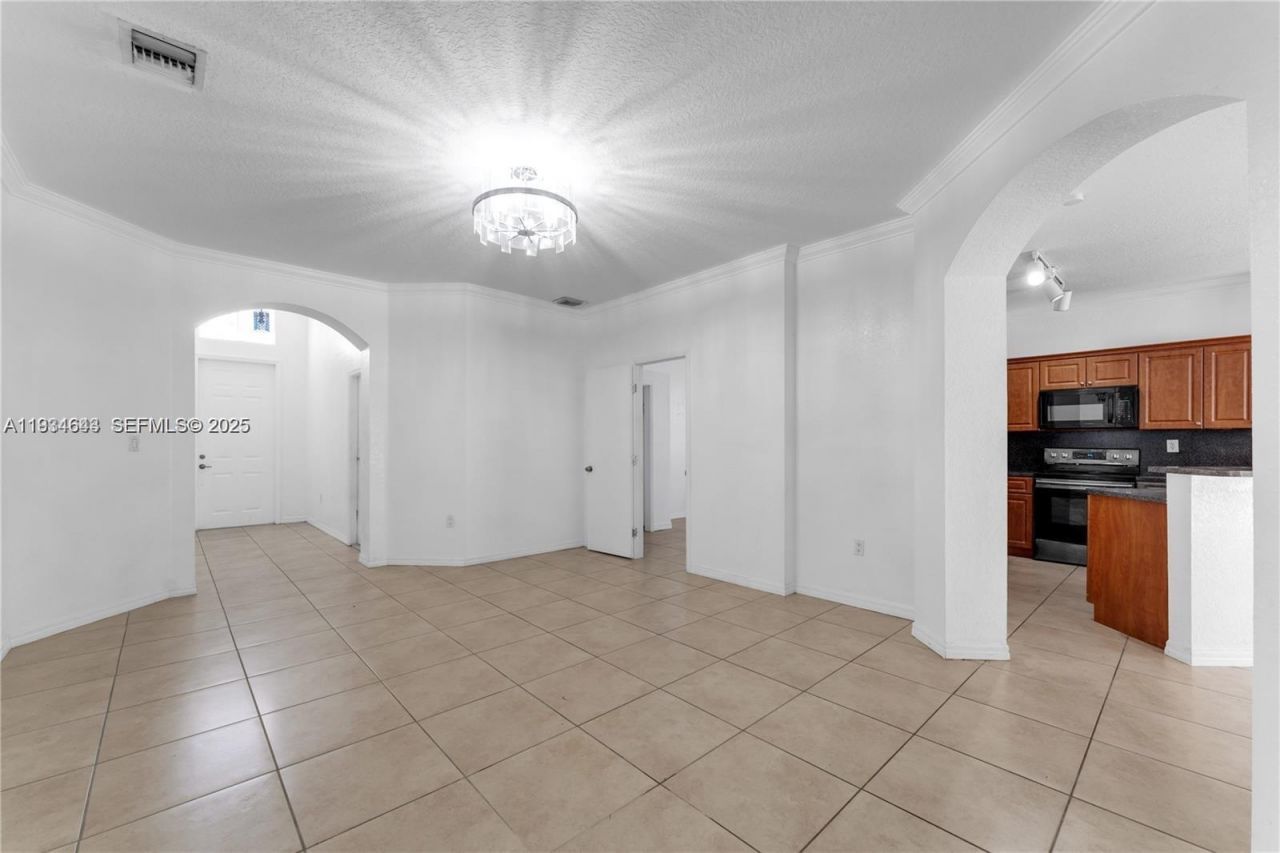 15519 SW 182nd Ln, Miami, FL 33187 Photo