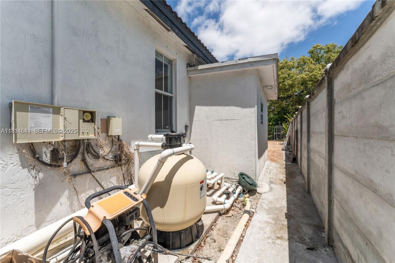 15519 SW 182nd Ln, Miami, FL 33187 Photo