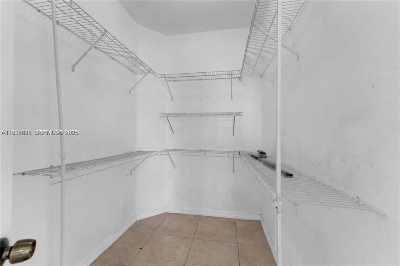 15519 SW 182nd Ln, Miami, FL 33187 Photo