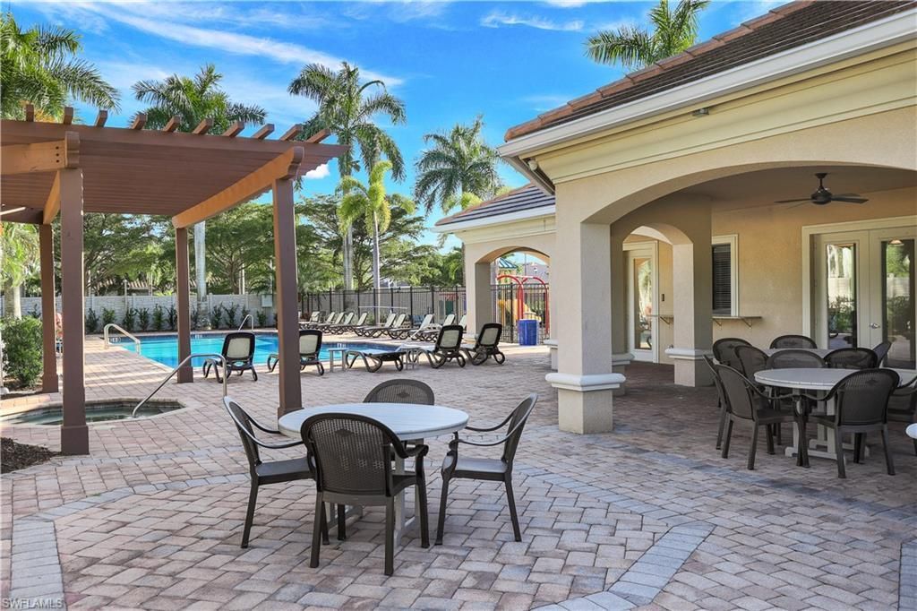 1685 Serrano Cir, Naples, FL 34105 Photo