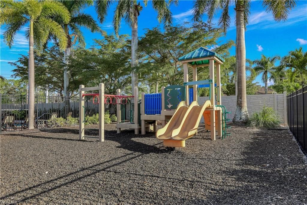 1685 Serrano Cir, Naples, FL 34105 Photo