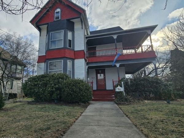 608 3rd St, Belvidere, NJ 07823