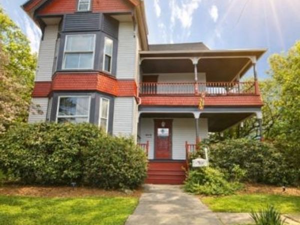 608 3rd St, Belvidere, NJ 07823