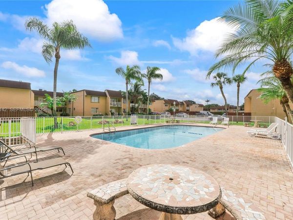 9974 SW 88th St, Unit 1028, Miami, FL 33176