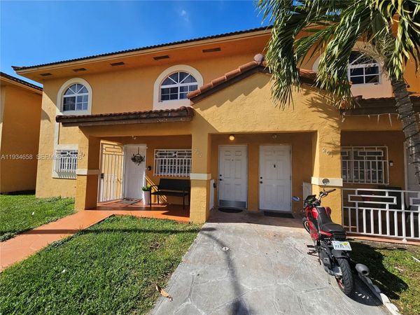 7762 W 34th Ln, Unit 18-202, Hialeah, FL 33018
