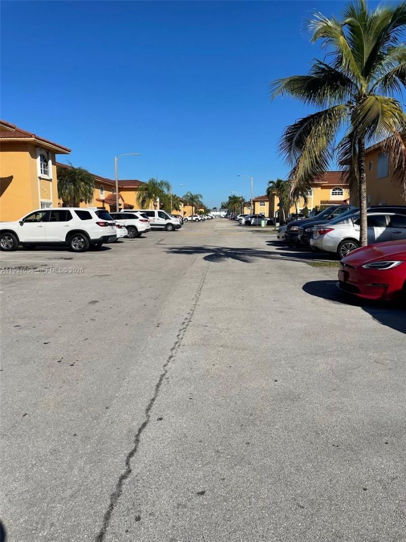 7762 W 34th Ln, Unit 18-202, Hialeah, FL 33018 Photo