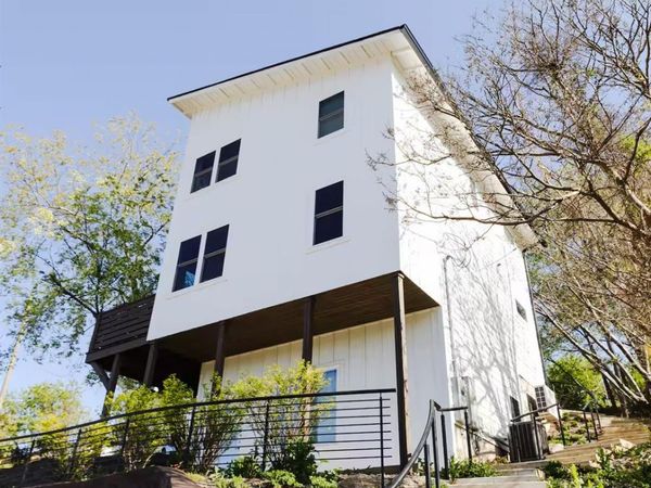 1057 Riverside Drive, Asheville, NC 28804