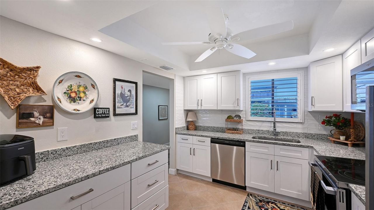 3904 Ashwood Lane, Unit 64, Sarasota, FL 34232 Photo