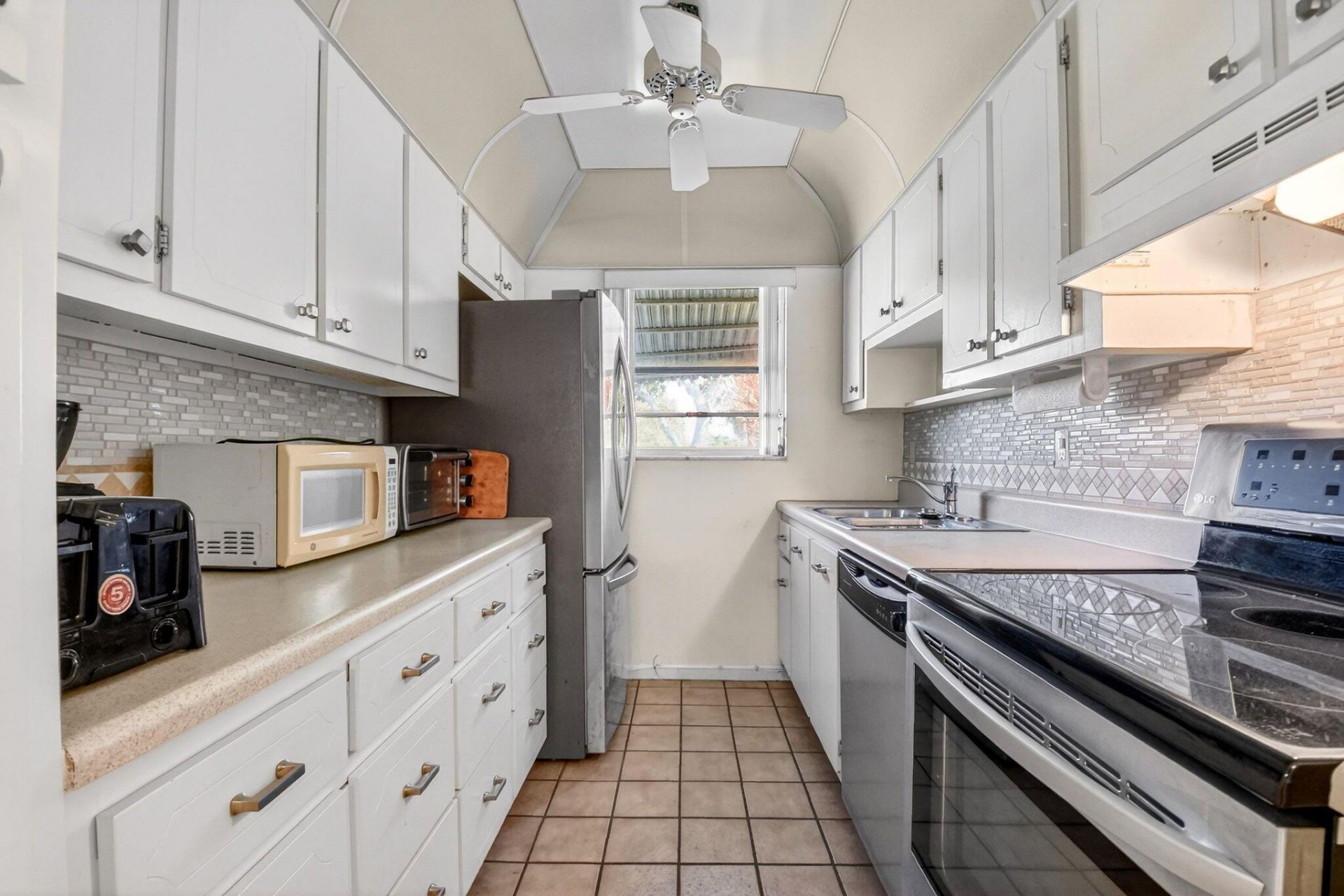 7293 W Oakridge Circle, Lake Worth, FL 33462 Photo