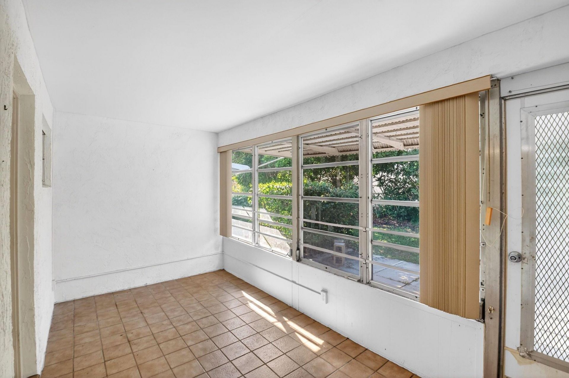 7293 W Oakridge Circle, Lake Worth, FL 33462 Photo