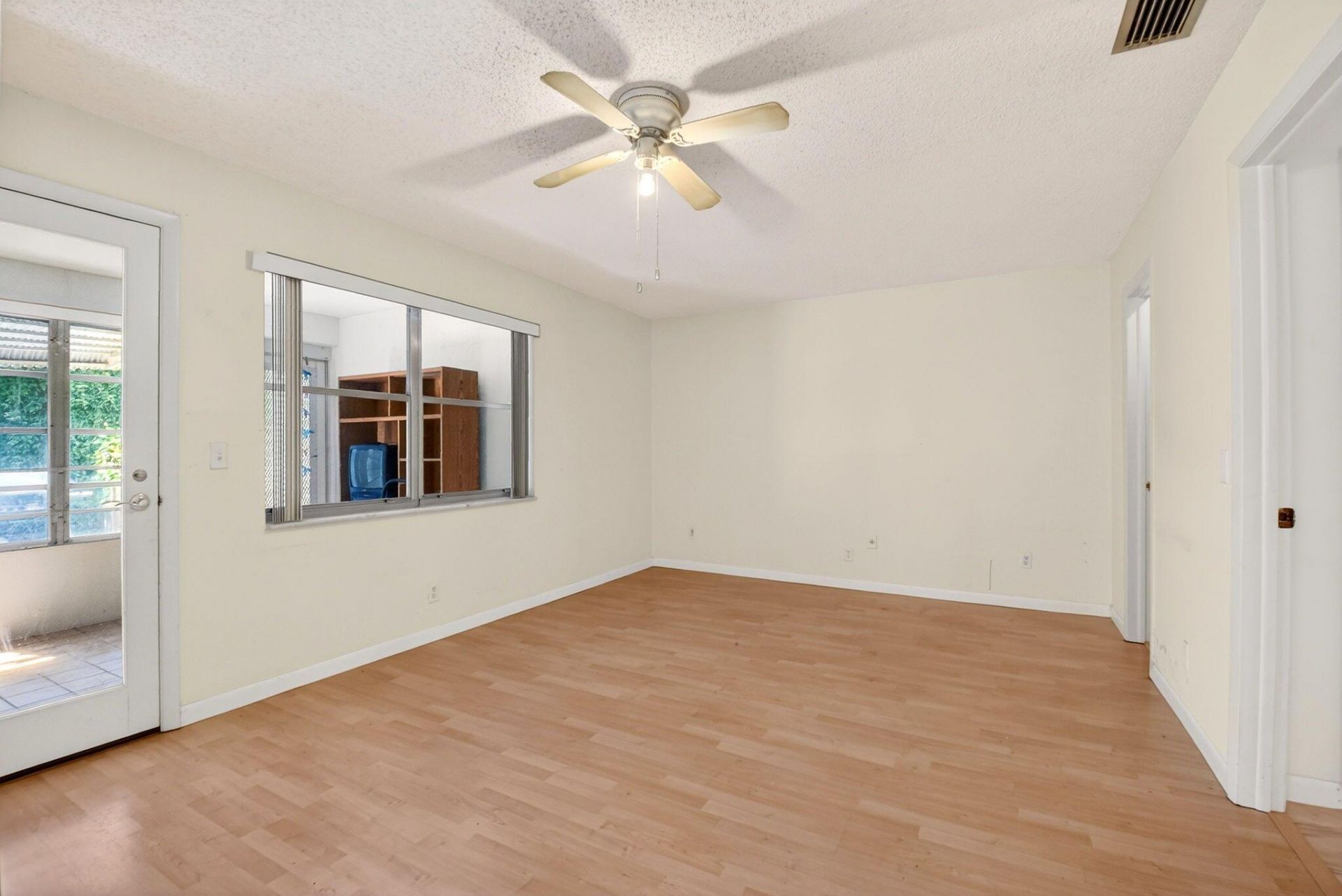 7293 W Oakridge Circle, Lake Worth, FL 33462 Photo