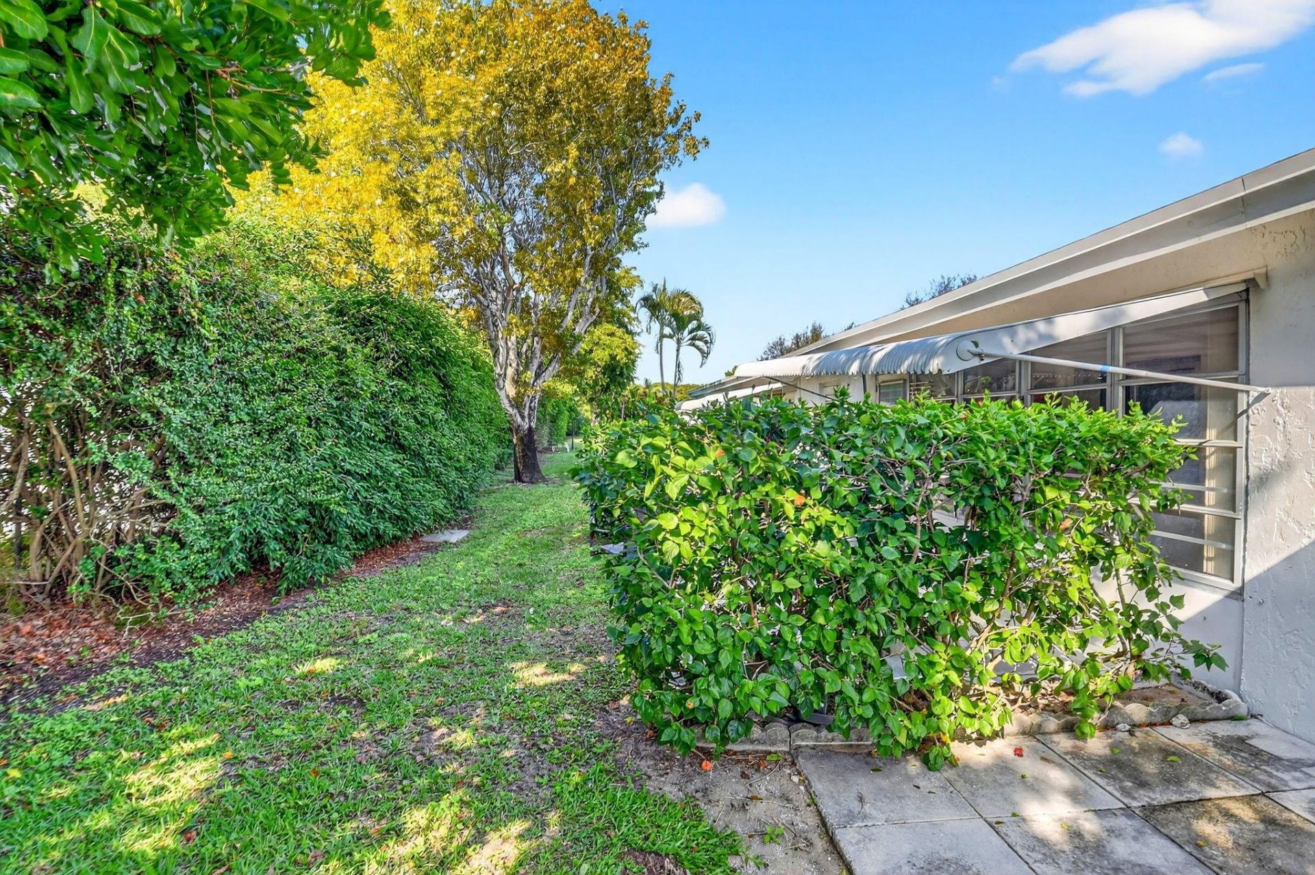 7293 W Oakridge Circle, Lake Worth, FL 33462 Photo