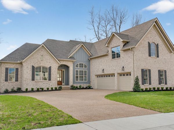 124 Scarsdale Dr S, Hendersonville, TN 37075