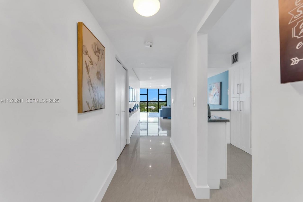 3701 N Country Club Dr, Unit 1408, Aventura, FL 33180 Photo