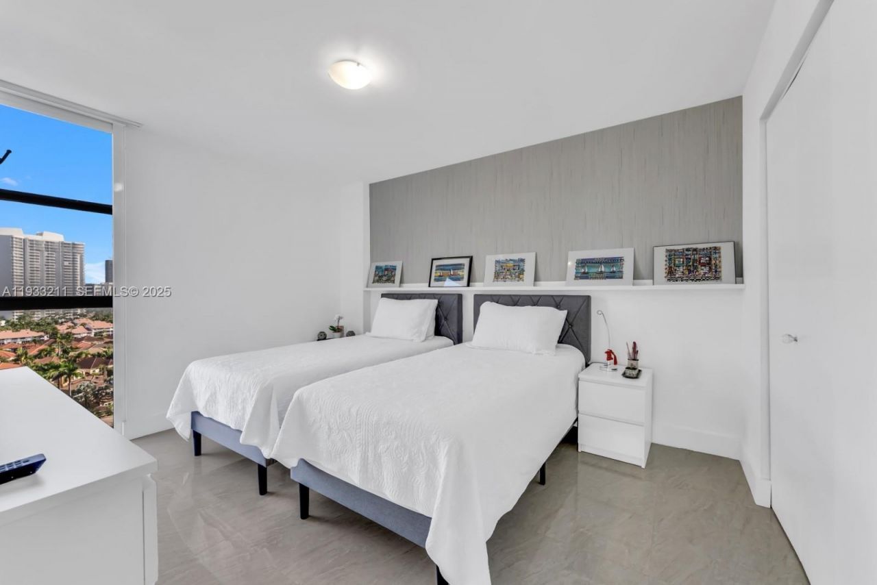 3701 N Country Club Dr, Unit 1408, Aventura, FL 33180 Photo