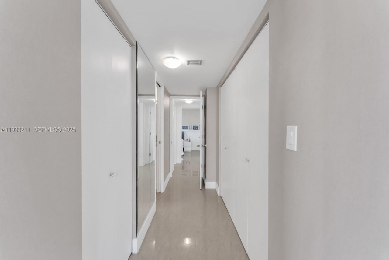 3701 N Country Club Dr, Unit 1408, Aventura, FL 33180 Photo