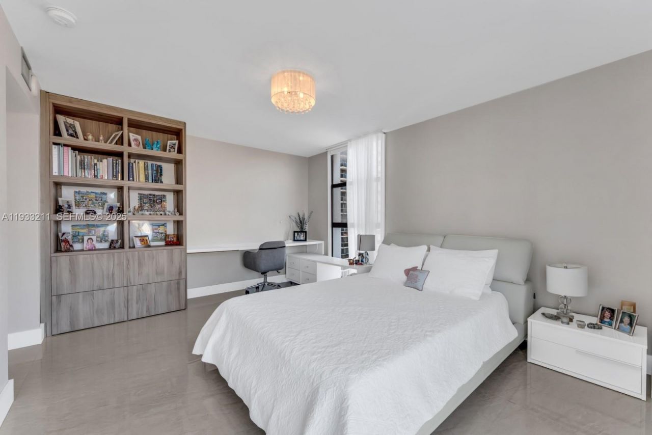 3701 N Country Club Dr, Unit 1408, Aventura, FL 33180 Photo