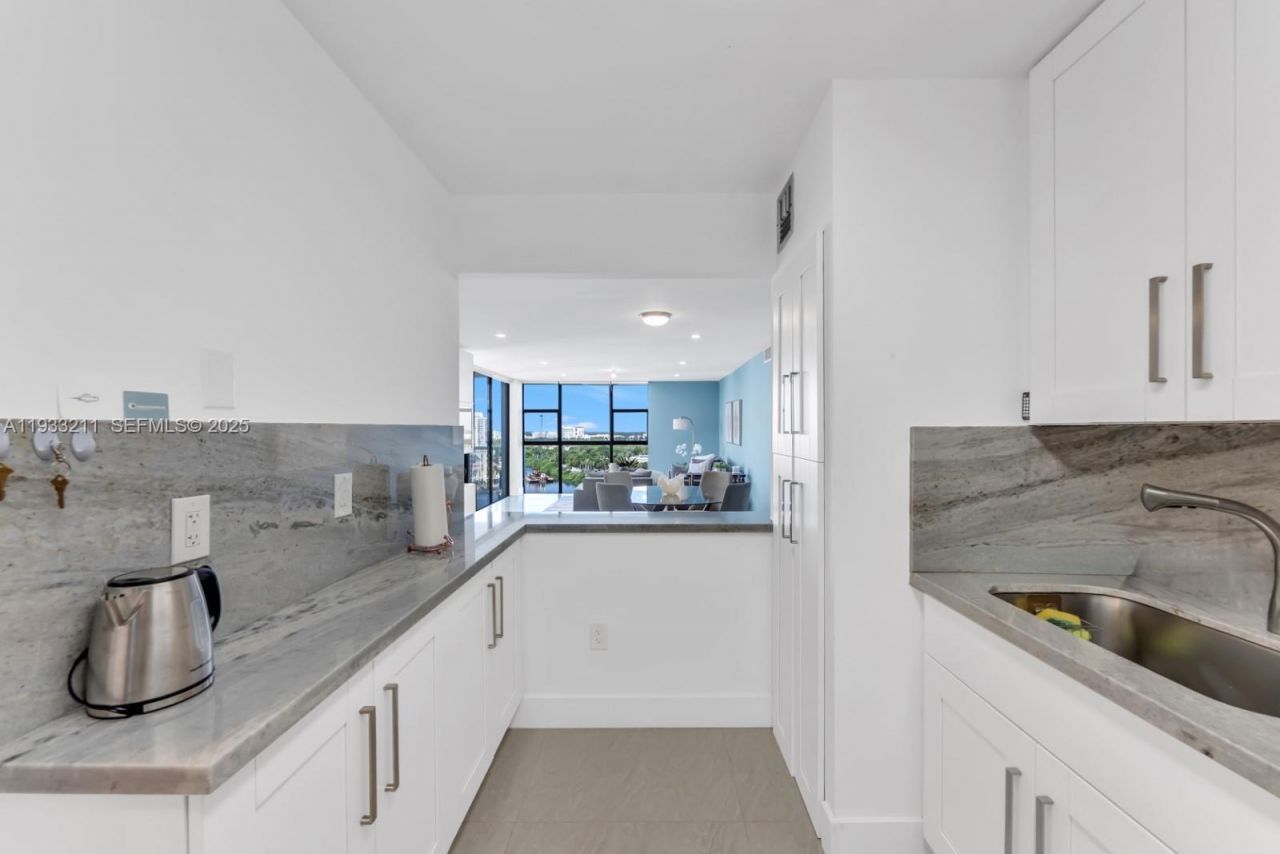 3701 N Country Club Dr, Unit 1408, Aventura, FL 33180 Photo