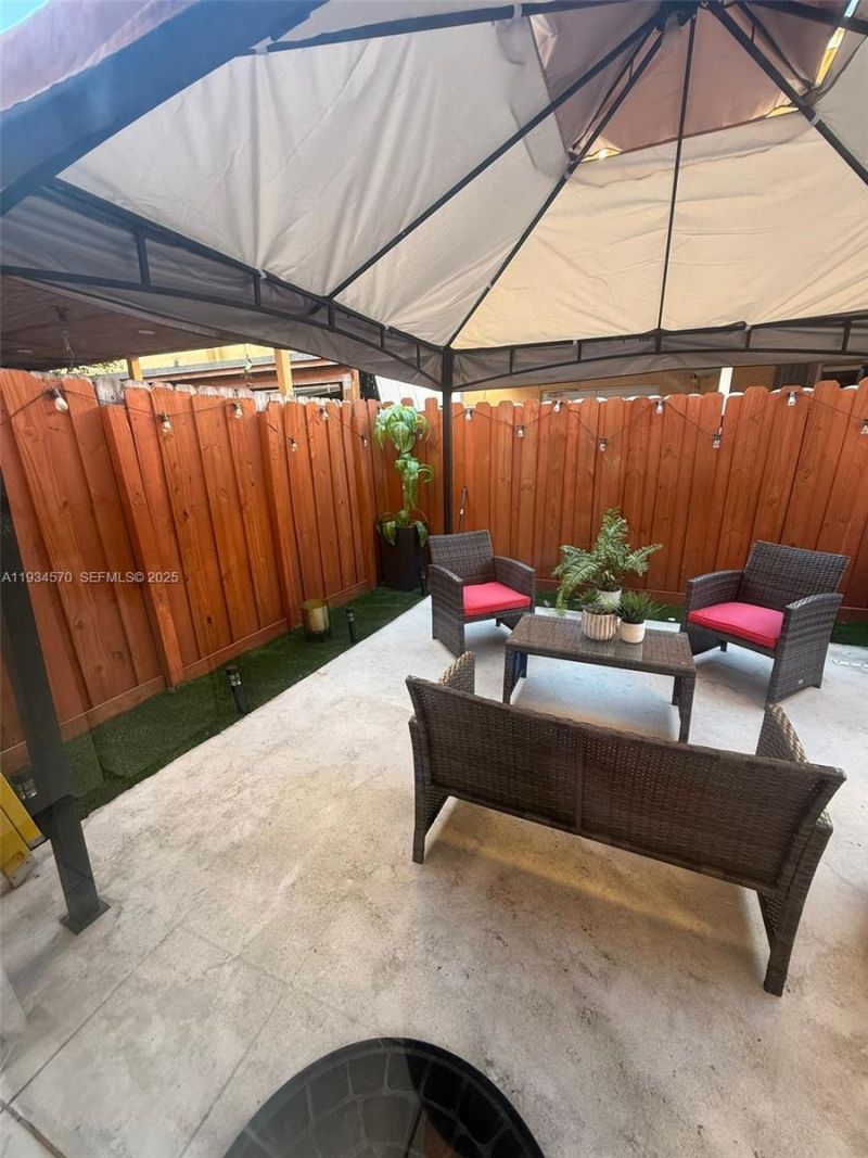 10658 NW 87th Ct, Unit 10658, Hialeah Gardens, FL 33018 Photo