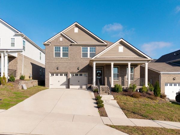 643 Snap Dragon Ln, Hendersonville, TN 37075