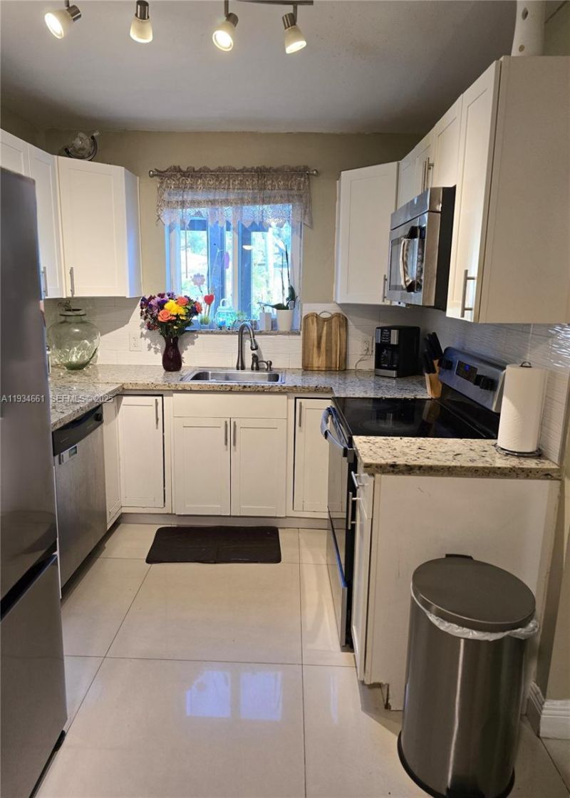 6626 SW 1st Ct, Pembroke Pines, FL 33023 Photo