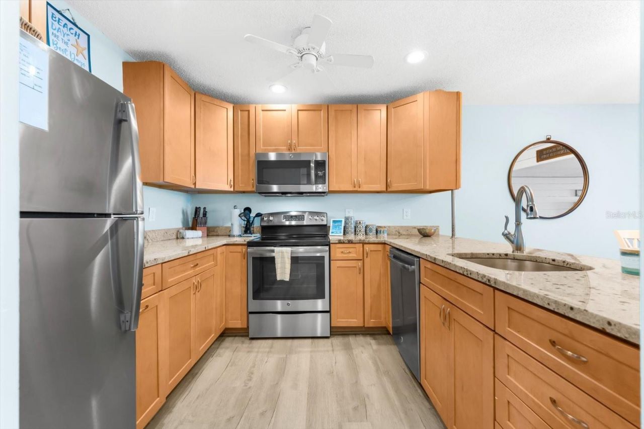 102 68th Street, Unit 102, Holmes Beach, FL 34217 Photo