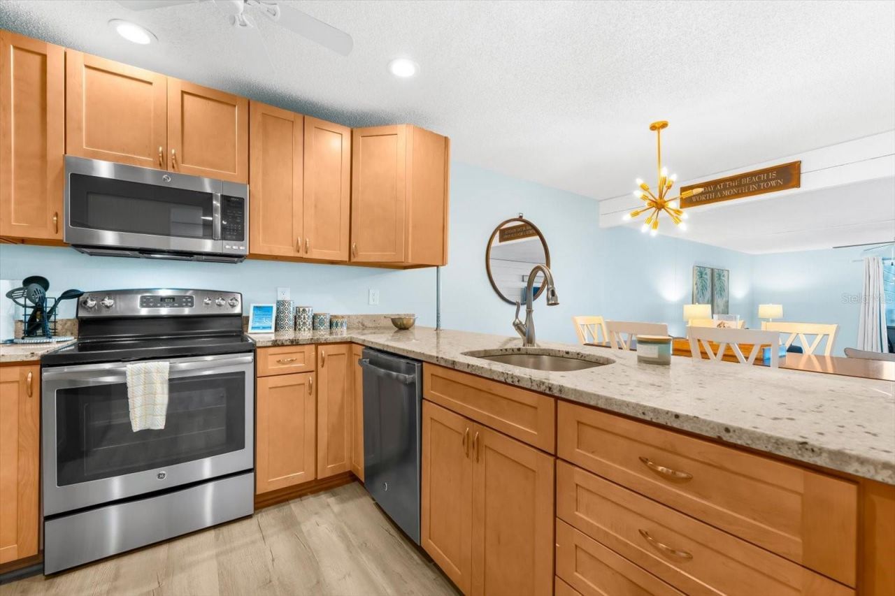 102 68th Street, Unit 102, Holmes Beach, FL 34217 Photo